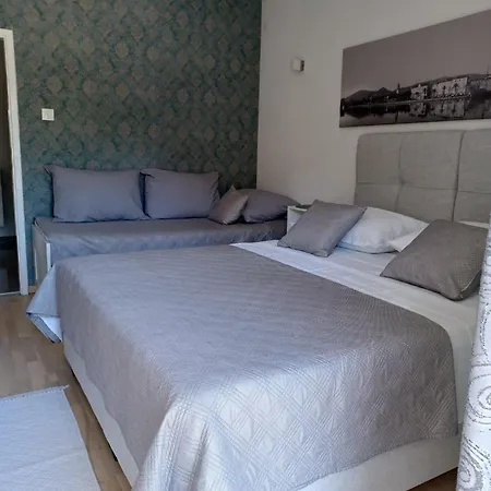 Studio Apartman Marija Trogir Exterior foto